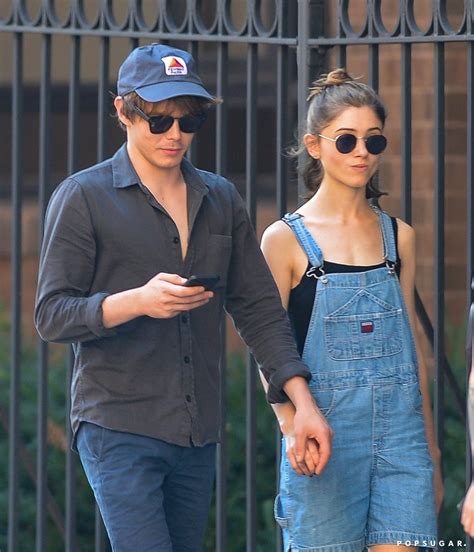 charlie heaton e natalia dyer|The Captivating Journey Of Natalia Dyer And Charlie。